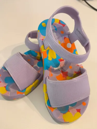 Mini Melissa (Peppa PIG e Imagine Lilás) TAMANHO ENTRE 23/24 e 25 - 2 unidades
