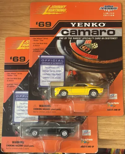 Lote Miniaturas 1/64 - Johnny Lightning & Hotwheels