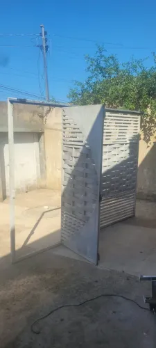PORTÃO DE FERRO COM MOTOR