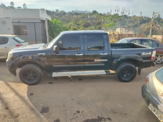 Ford Ranger XLS 2.3 16V 145cv/150cv 4X2 CD 2011