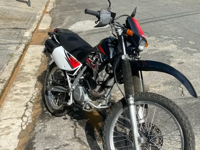 XR200R ANO 2000. Único dono. 71.000km originais