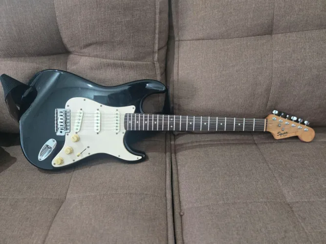 Guitarra - Squier by Fender Bullet Stratocaster 2010 + Bag - Preta