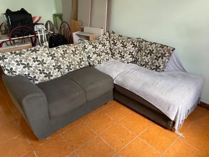 Sofá em L