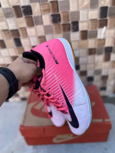Chuteira Nike Mercurial