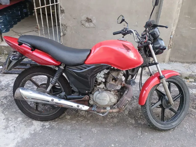 02 motos Honda fan e Titan