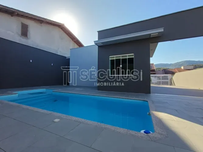 Casa semimobiliada à venda no bairro Três Rios do Norte