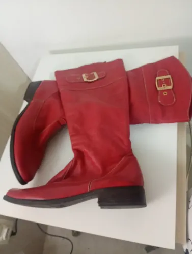 Bota feminina cano alto couro