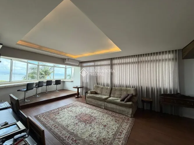 Apartamento a venda com vista para Beira Mar Norte, 4 dormitórios com 2 vagas e HB