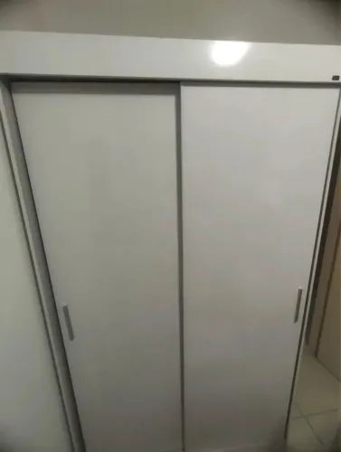 Guarda roupa solteiro muito novo