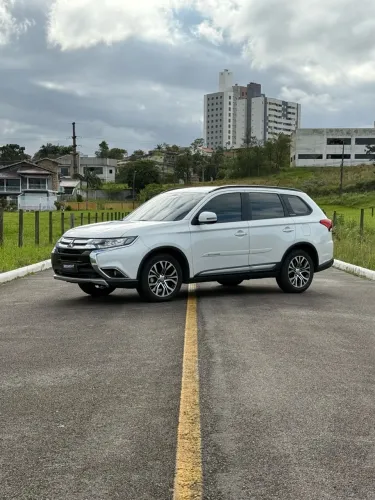 Mitsubishi Outlander 2.0 16V 160cv Aut. 2016