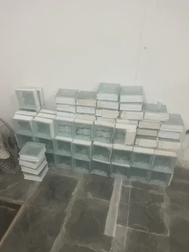 Bloco de vidro 8 reais cada