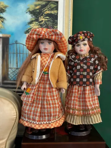 Duas bonecas estilo vintage - 40cm de altura