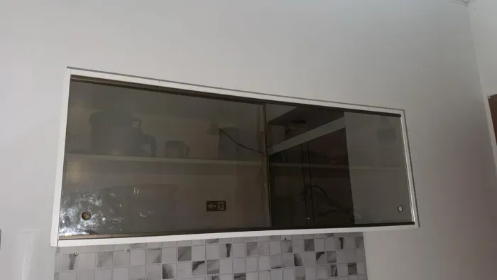 Armário de cozinha espelhado
