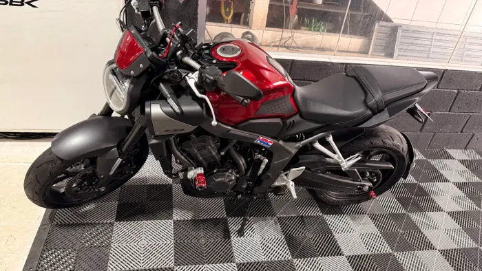 CB 650R E-Clutch 2025/26