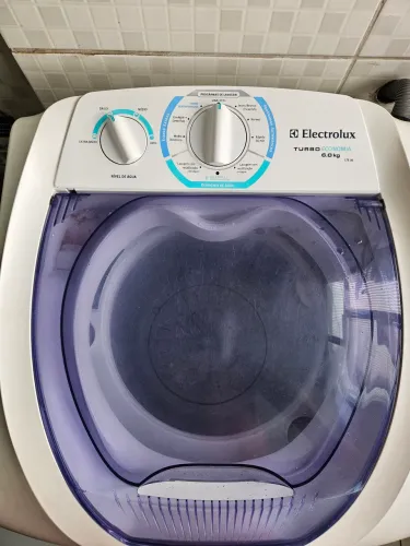 Máquina de lavar (com problema na centrífuga)