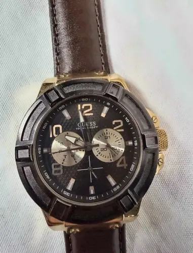 Relógio Guess Rigor W0040G3 Couro Marrom Ouro Rosé 45mm