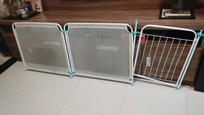 Cercado infantil com portão e telas