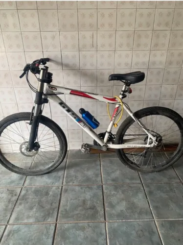 Bikes GTS M1 aro 26, Caloi cruiser antiga , bike destruck treck