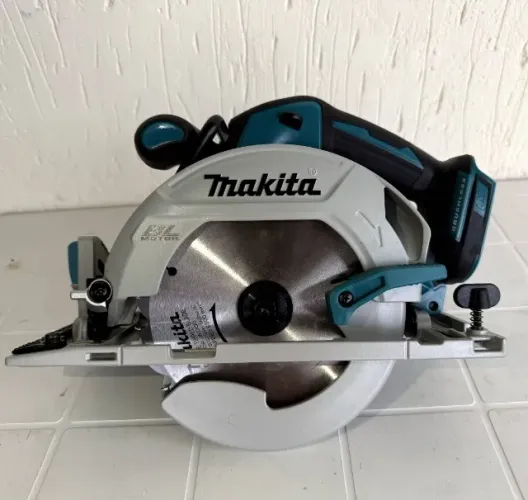 NOVO - Serra Circular Makita DHS680Z Bateria 18V 165mm Profissional NF