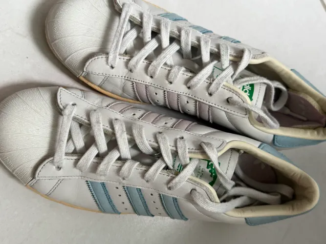 Adidas super star 40 branco rosa e azul