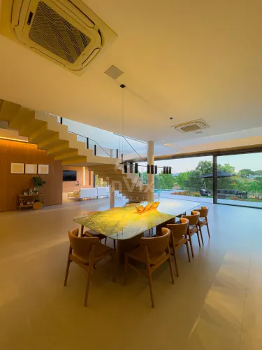 Arquitetura Autoral em Alphaville - Mansão de 526 m² em Terreno de 1.000 m²