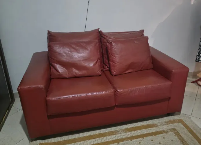 Vende-se Sofá de couro