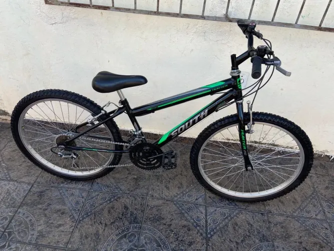Bicicleta aro 24 infantil south 18 marchas em Excelente estado!!