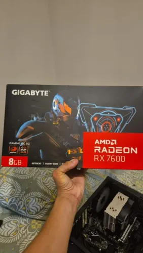 Rx 7600 8GB Triple fan