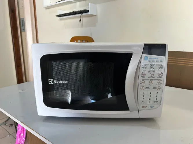 Micro-Ondas Electrolux -- Funcionando Perfeitamente 