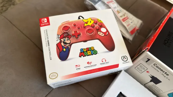 Nintendo Switch V2 Completo + Controle PowerA Super Mario Nintendo Switch V2 em excelente