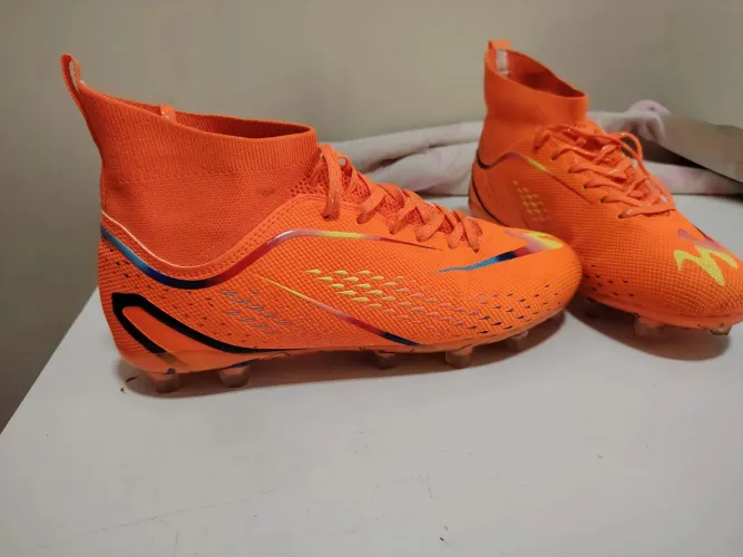 Vendo chuteira de futebol número 36