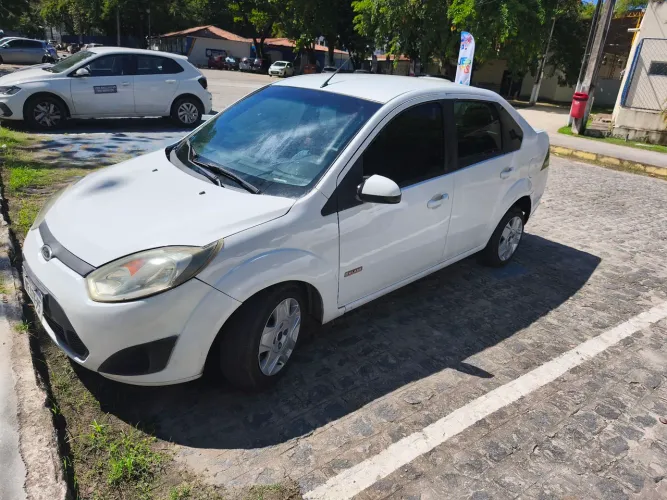 Ford Fiesta Sed. 1.6 8V Flex 4P 2013