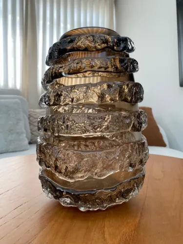 Vaso de cristal marrom. 