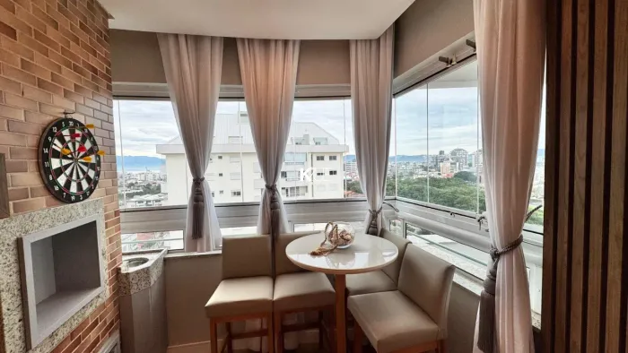 Apartamento de andar alto com vista panorâmica no estreito!!!