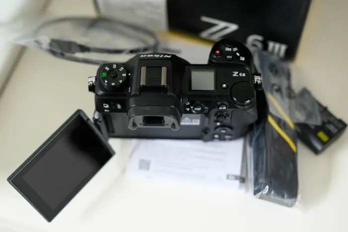 Nikon Z6 III com 2 baterias, 1.400 clicks apenas .