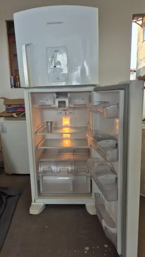 Geladeira Frost free, excelente estado de uso