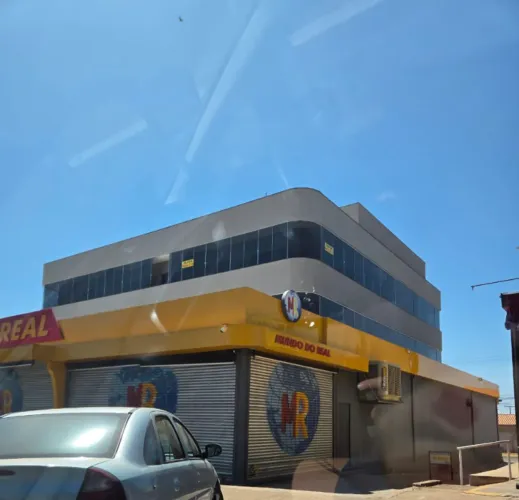Aluga-se apartamento localizado em frente à rodoviária de Sobradinho I.