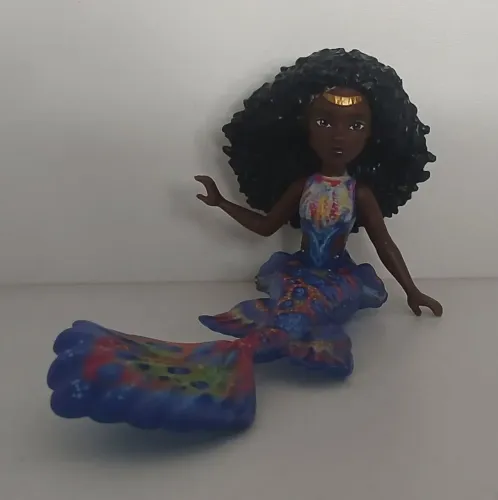 BONECA MINIATURA DISNEY A PEQUENA SEREIA LIVE ACTION TAMIKA