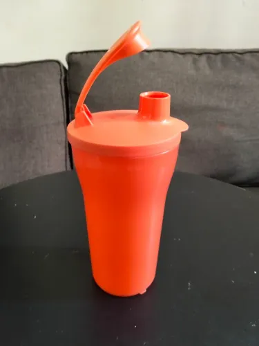 Copo com bico, Ilumina. Tupperware