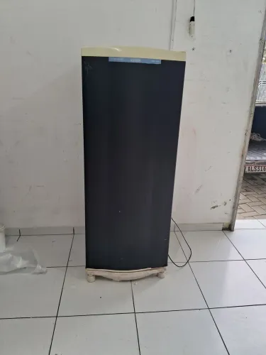 Vendo geladeira consul funcionando perfeitamente 350 reais entrego