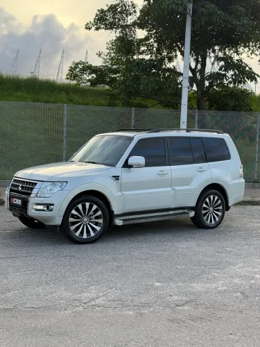 Mitsubishi Pajero HPE Full 3.2 4X4 T.i.dies. 5P AUT 2017
