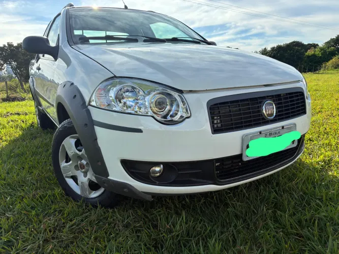 Fiat Strada Trekking 1.4 MPI Fire Flex 8V CE 2012
