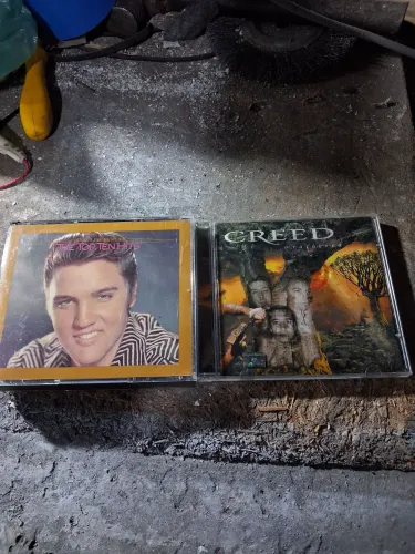 Kit com 2 CDs Elvis Presley duplo e Creed
