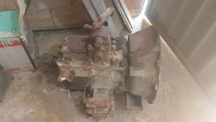 Vendo peça para caminhão -caixa de marcha Caminhão 790