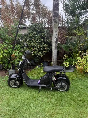 Vendo scooter Preta 2023