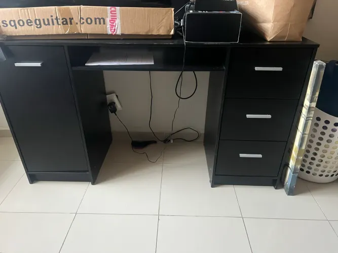 Escrivaninha multifuncional