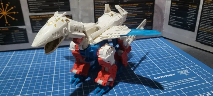 Transformers Combiner Wars Voyager Class Skylynx