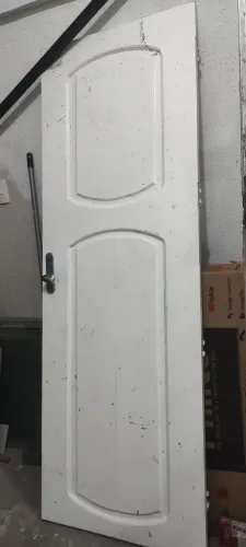 Vendo porta de madeira (leia o anúncio)