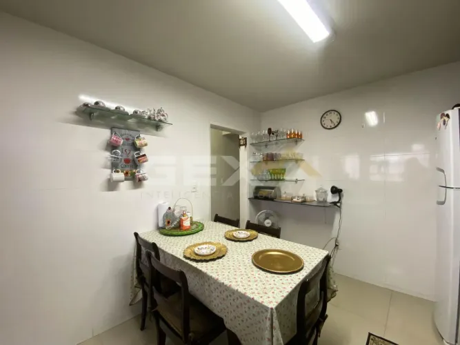 Apartamento à Venda com 03 Quartos no Bairro Afonso Pena em Divinópolis MG.