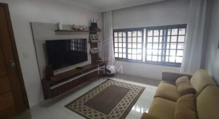 Sobrado 4 dormitórios amplos, sendo uma suíte e 2 com closet - Centro - São Bernardo do Ca